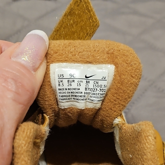 Nike Court Borough Mid Wheat Kids Sneakers - Picture 12 of 16